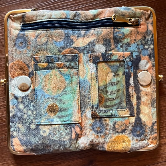 Like new wallet - Picture 2 of 4